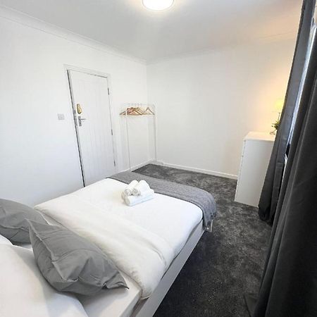 מלון Stunning Flat In Greater לונדון מראה חיצוני תמונה