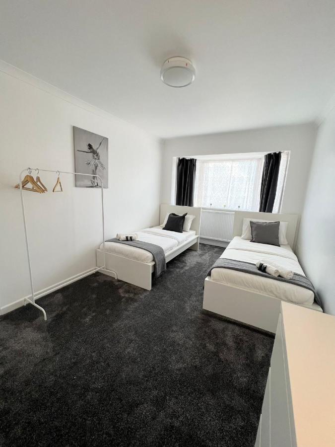 מלון Stunning Flat In Greater לונדון מראה חיצוני תמונה