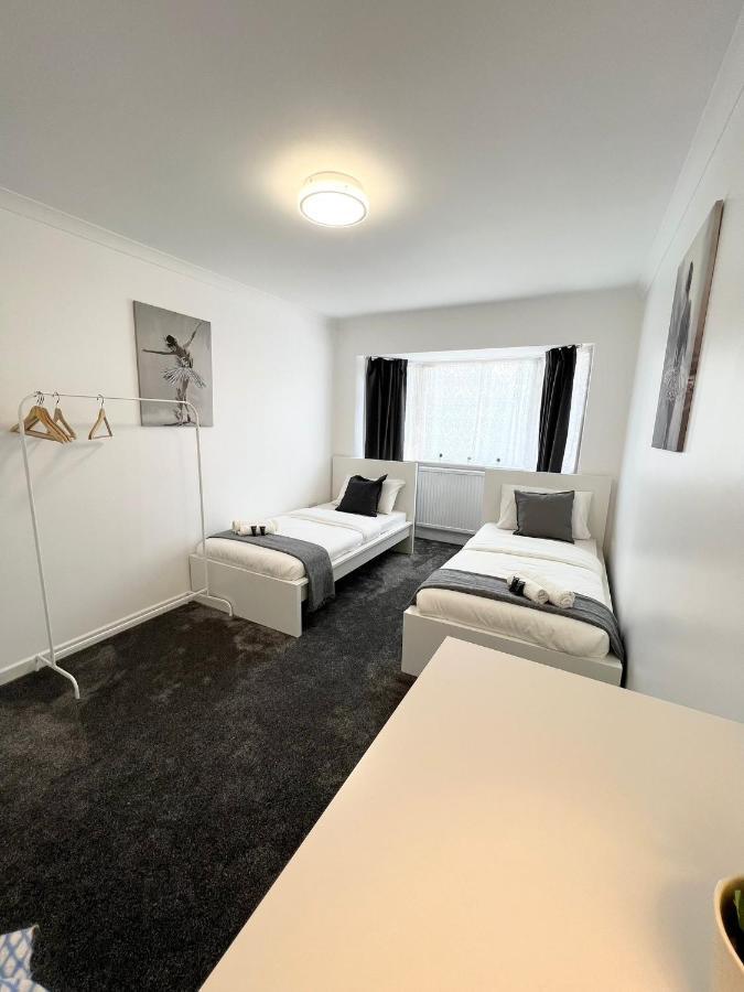 מלון Stunning Flat In Greater לונדון מראה חיצוני תמונה