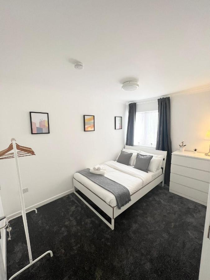 מלון Stunning Flat In Greater לונדון מראה חיצוני תמונה