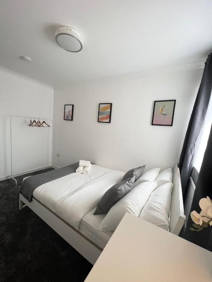 מלון Stunning Flat In Greater לונדון מראה חיצוני תמונה